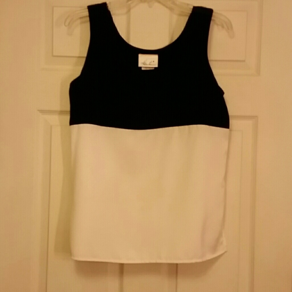 Black & White sleeveless shell